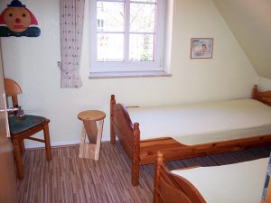 Kinderzimmer mit 2 einzelnen Betten