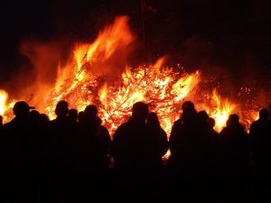 Osterfeuer 11. April - inselweit